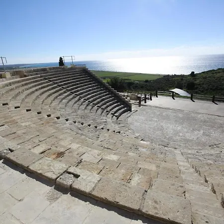 Apokryfo, One Bedroom Close To The شقة بيسوري